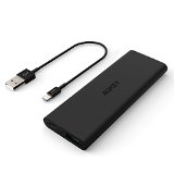 AUKEY Externer Akku 3600mAh ultra dünn Mobil Ladegerät für iPhone 6, iPhone 6 plus, 5s und für andere Geräte mit 1.5A Eingangsstrom, mit 20cm Lightning Kabel (Schwarz)